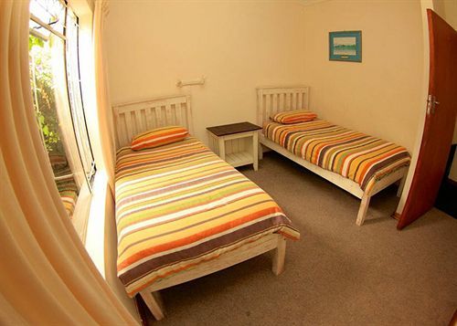 Jeffreys Bay Backpackers Hostel ภายนอก รูปภาพ